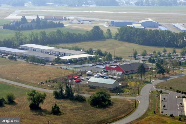 NR EASTON - Commercial Lease