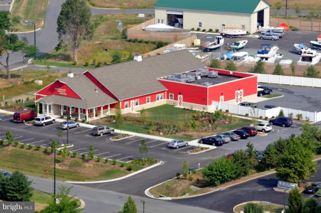 NR EASTON - Commercial Lease