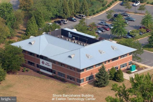 NR EASTON - Commercial Lease