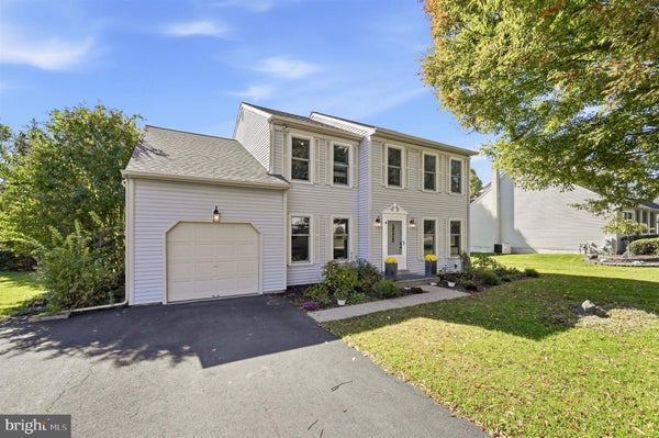 19 DIAMOND DR, NEWTOWN, PA 18940 - Image 4e3c747fd8f8985245da2d0d08c0630e/2018689442