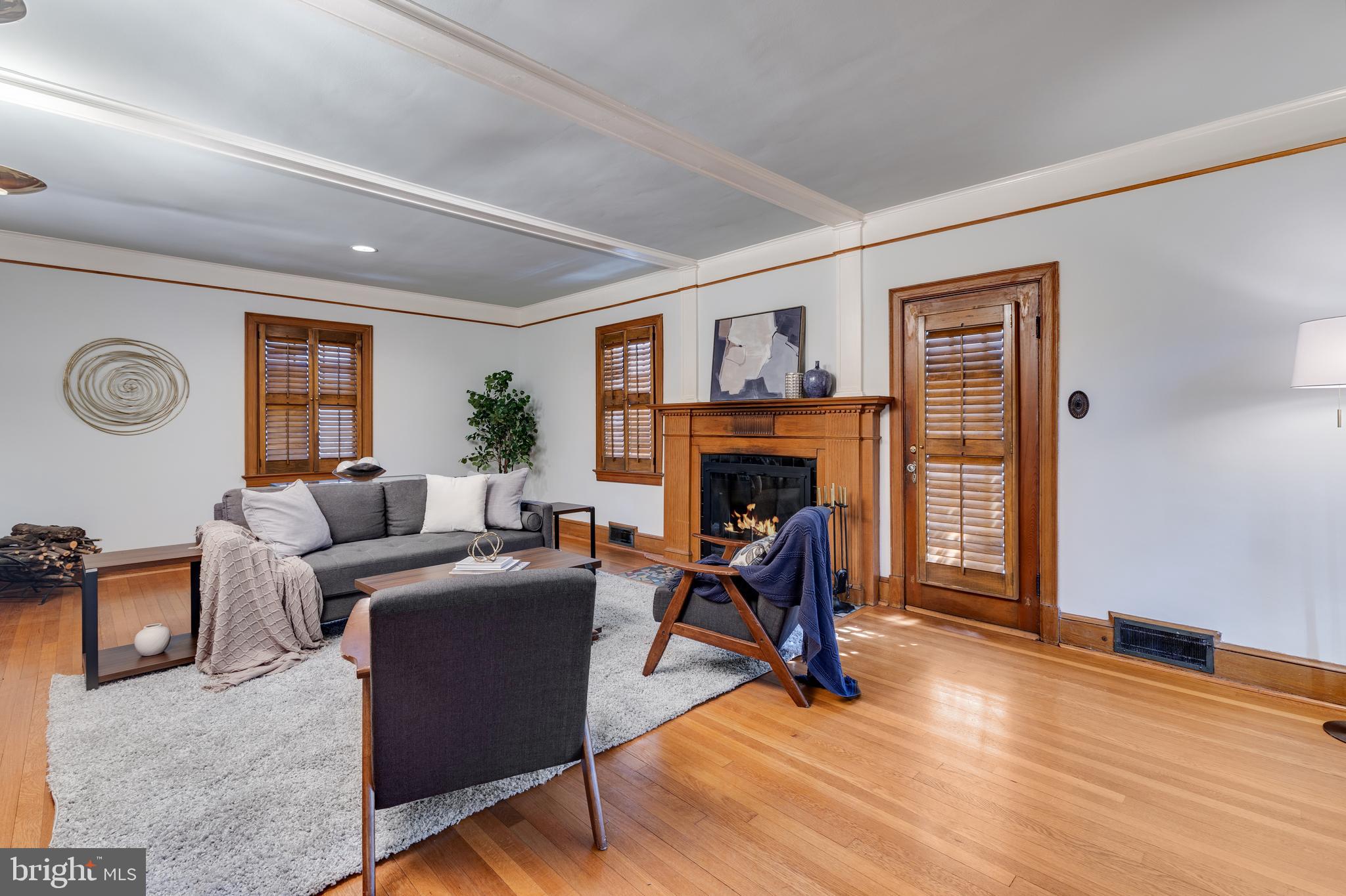 305 N KENMORE STREET