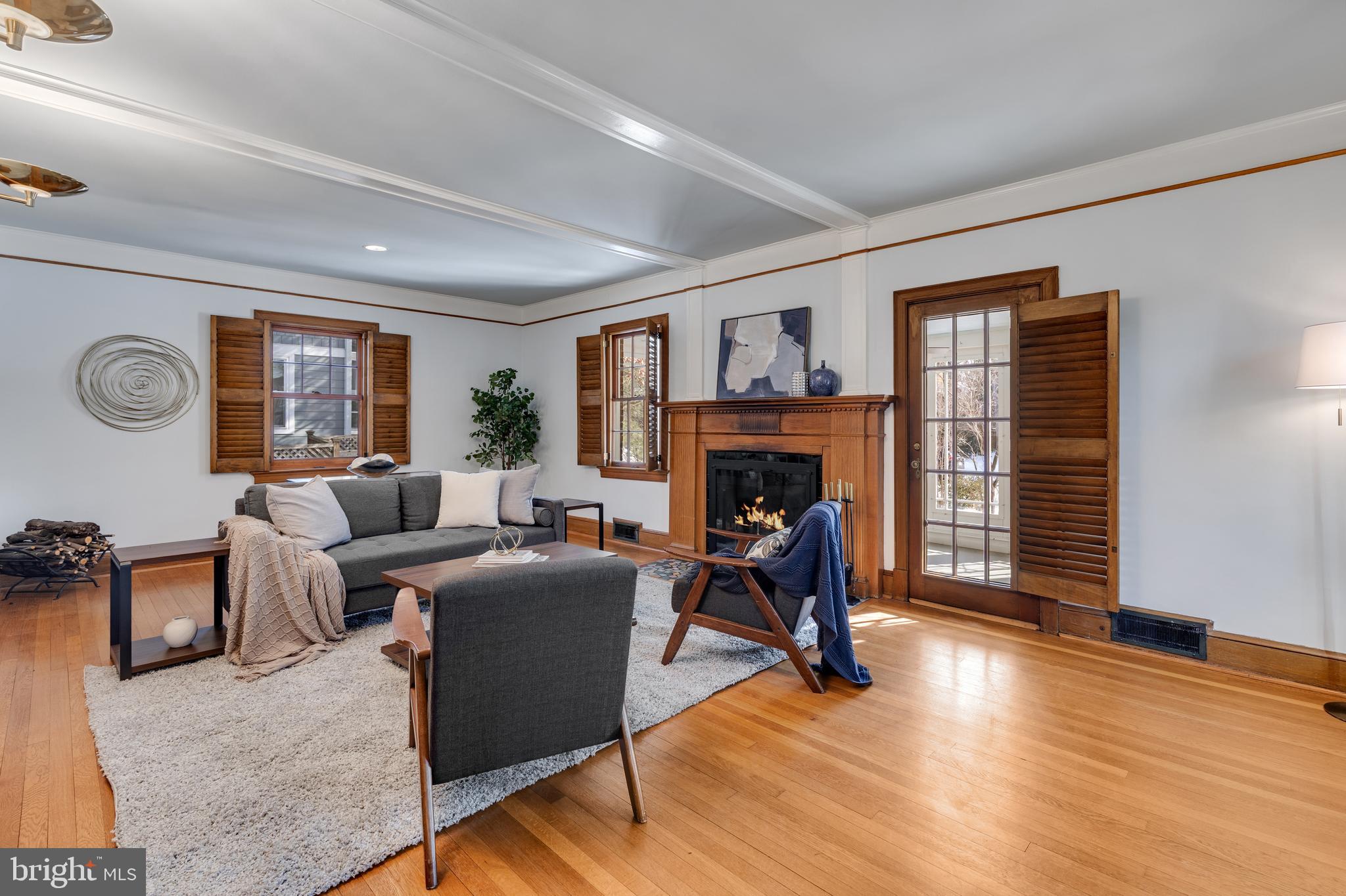 305 N KENMORE STREET