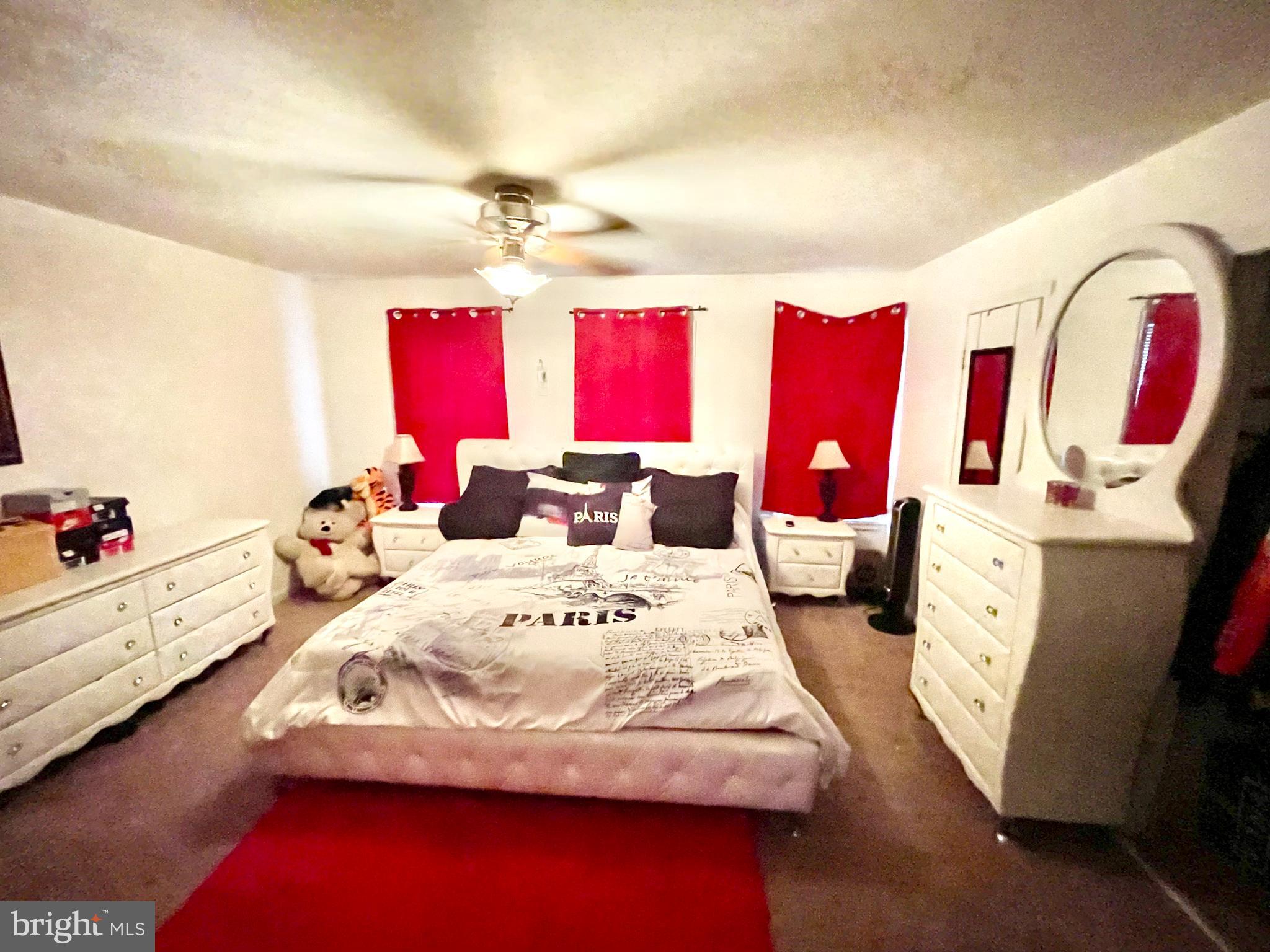 POINT OF WOODS - Residential