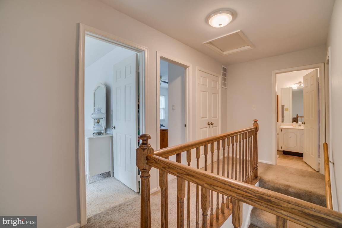 CRESTBROOK - Residential