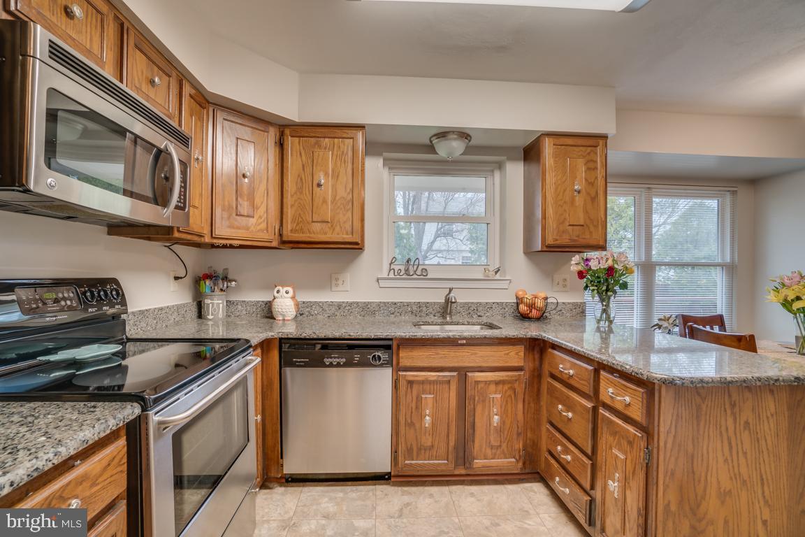 CRESTBROOK - Residential