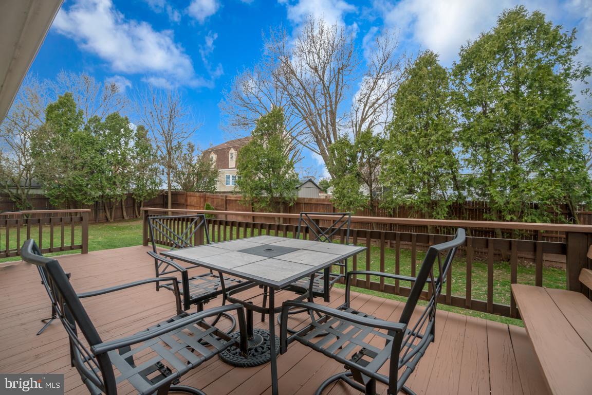 CRESTBROOK - Residential