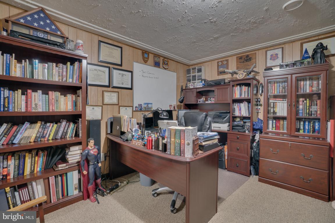 CRESTBROOK - Residential