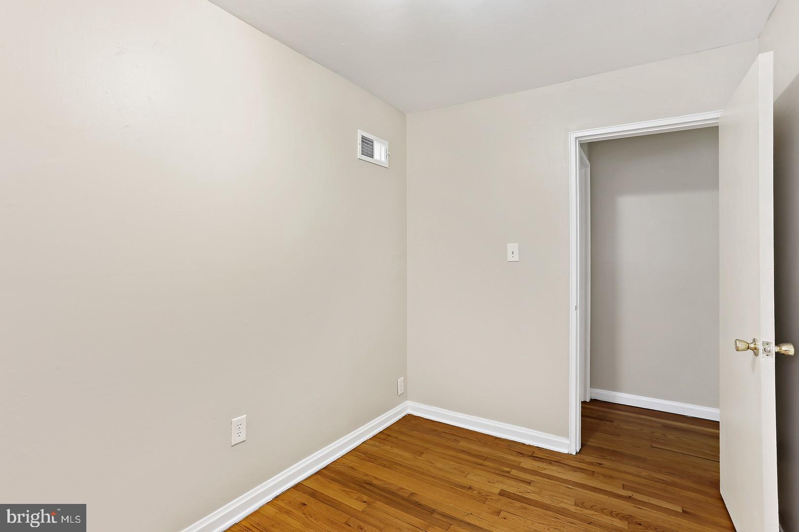 DUPONT VILLAGE - Residential