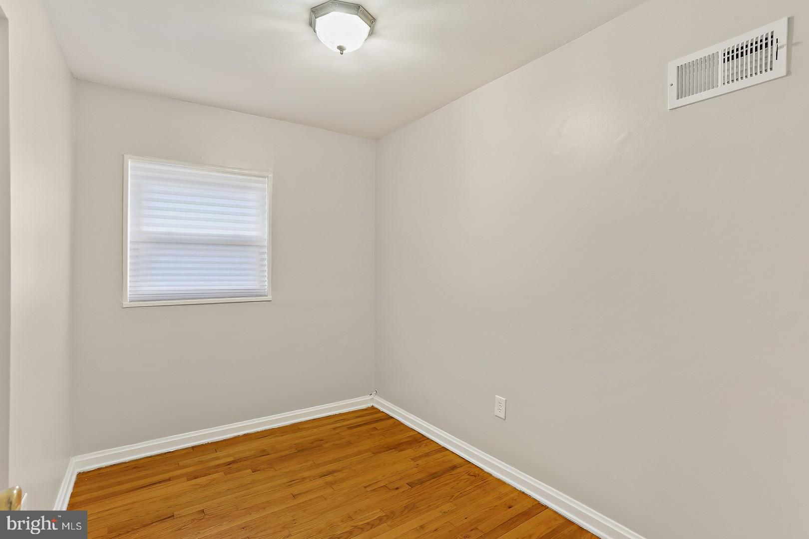 DUPONT VILLAGE - Residential