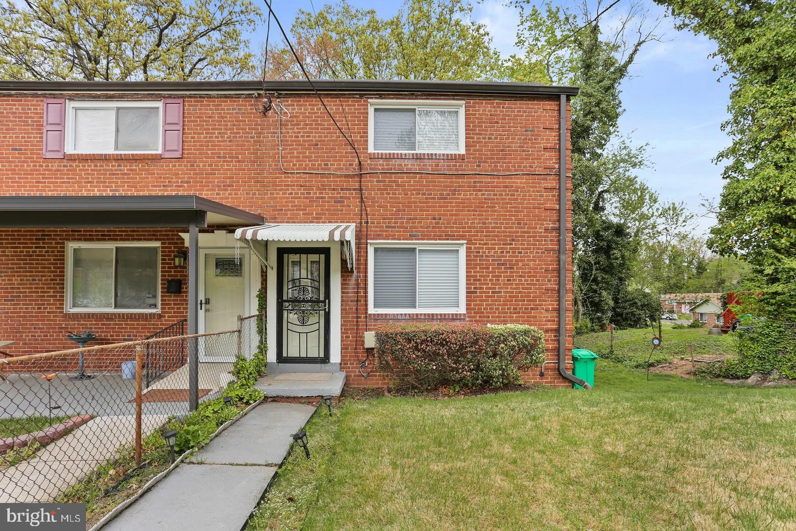 DUPONT VILLAGE - Residential