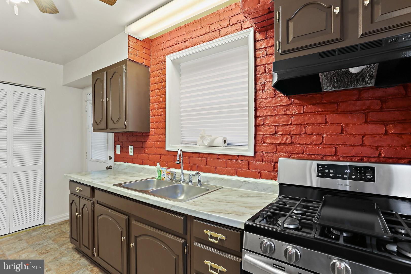 DUPONT VILLAGE - Residential