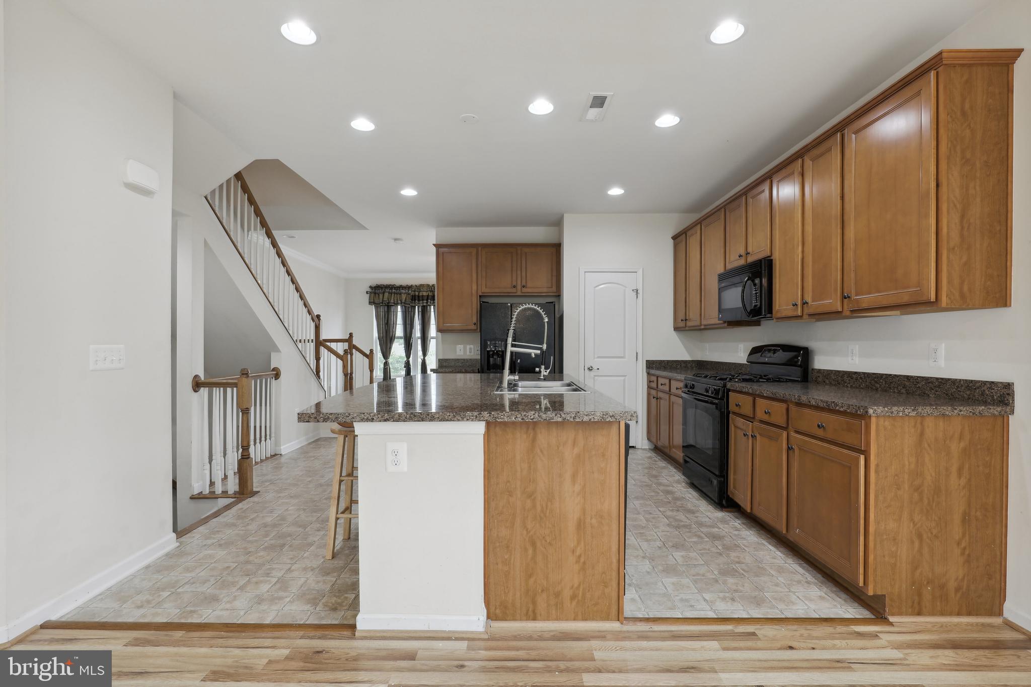 EAST GATE - Residential Lease