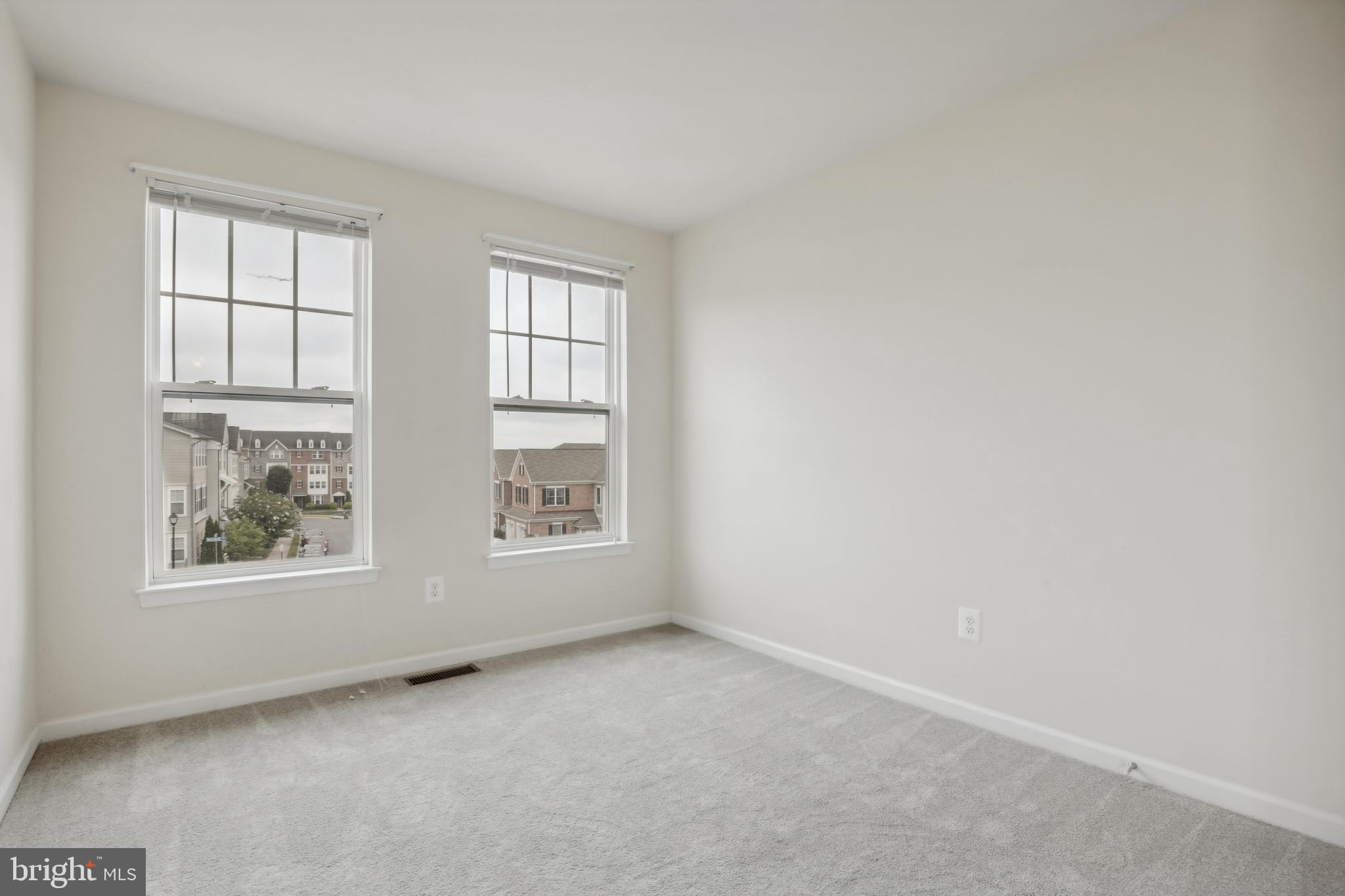 EAST GATE - Residential Lease