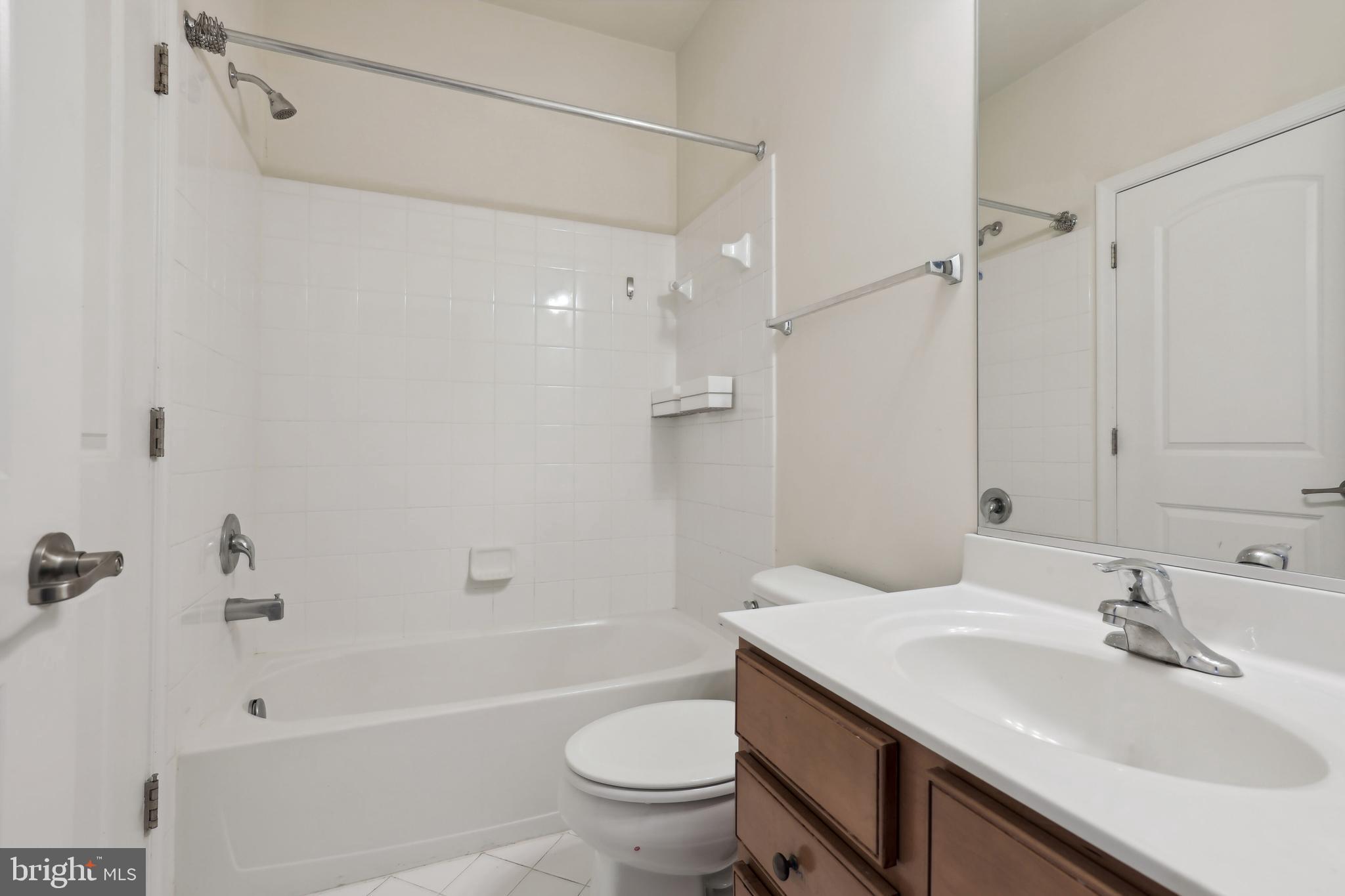 EAST GATE - Residential Lease