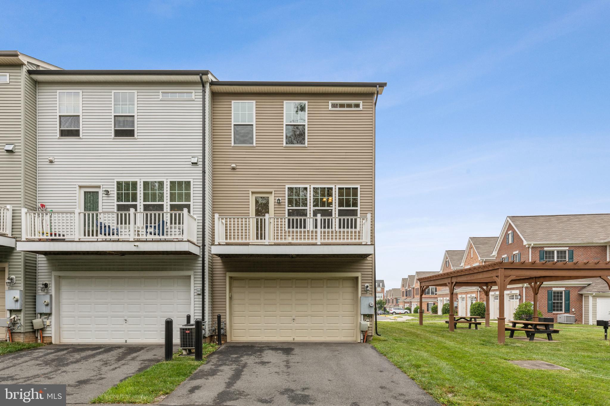 EAST GATE - Residential Lease