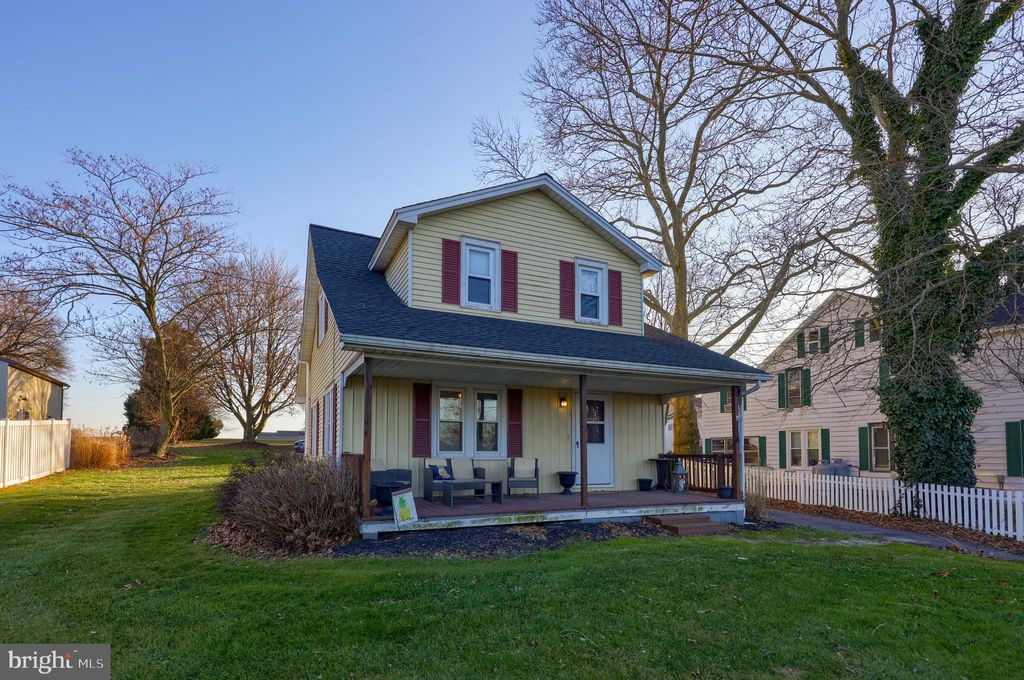 Photo of 756 W Newport Road, Lititz, PA 17543 (MLS # PALA2047374)