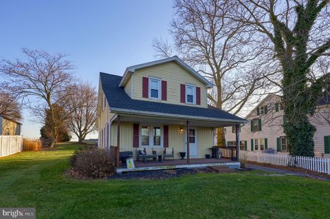 Photo of 756 W Newport Road, Lititz, PA 17543 (MLS # PALA2047374)
