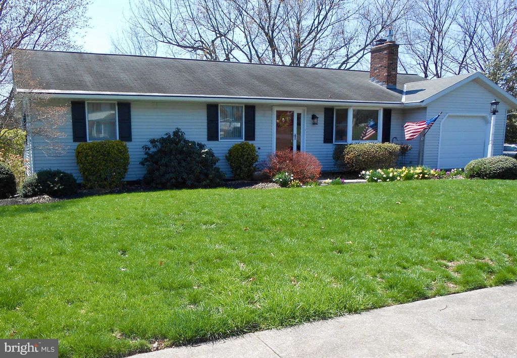 Photo of 360 Lake View Drive, MANHEIM, PA 17545 (MLS # PALA2068466)