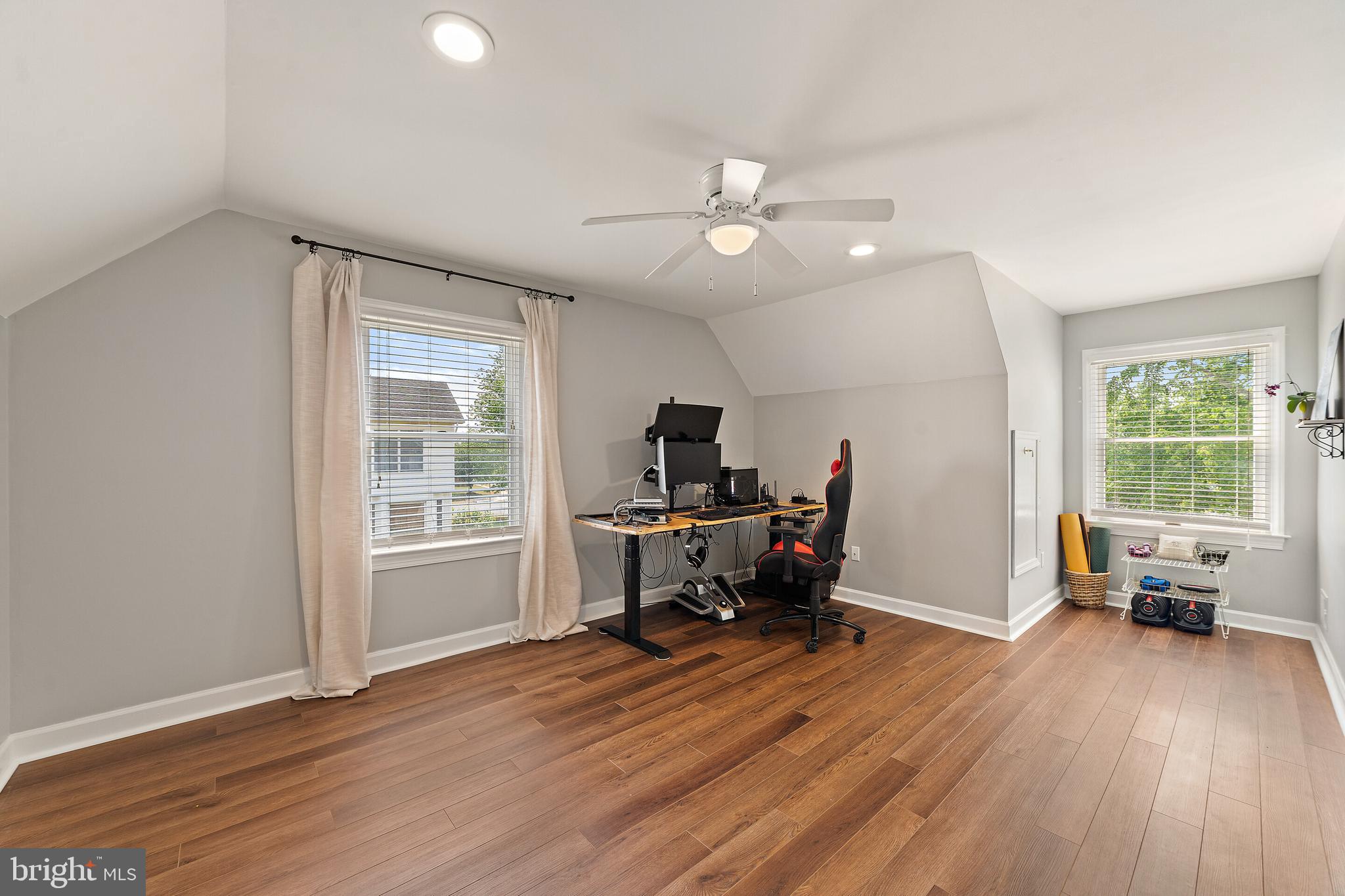 MEADFIELD - Residential