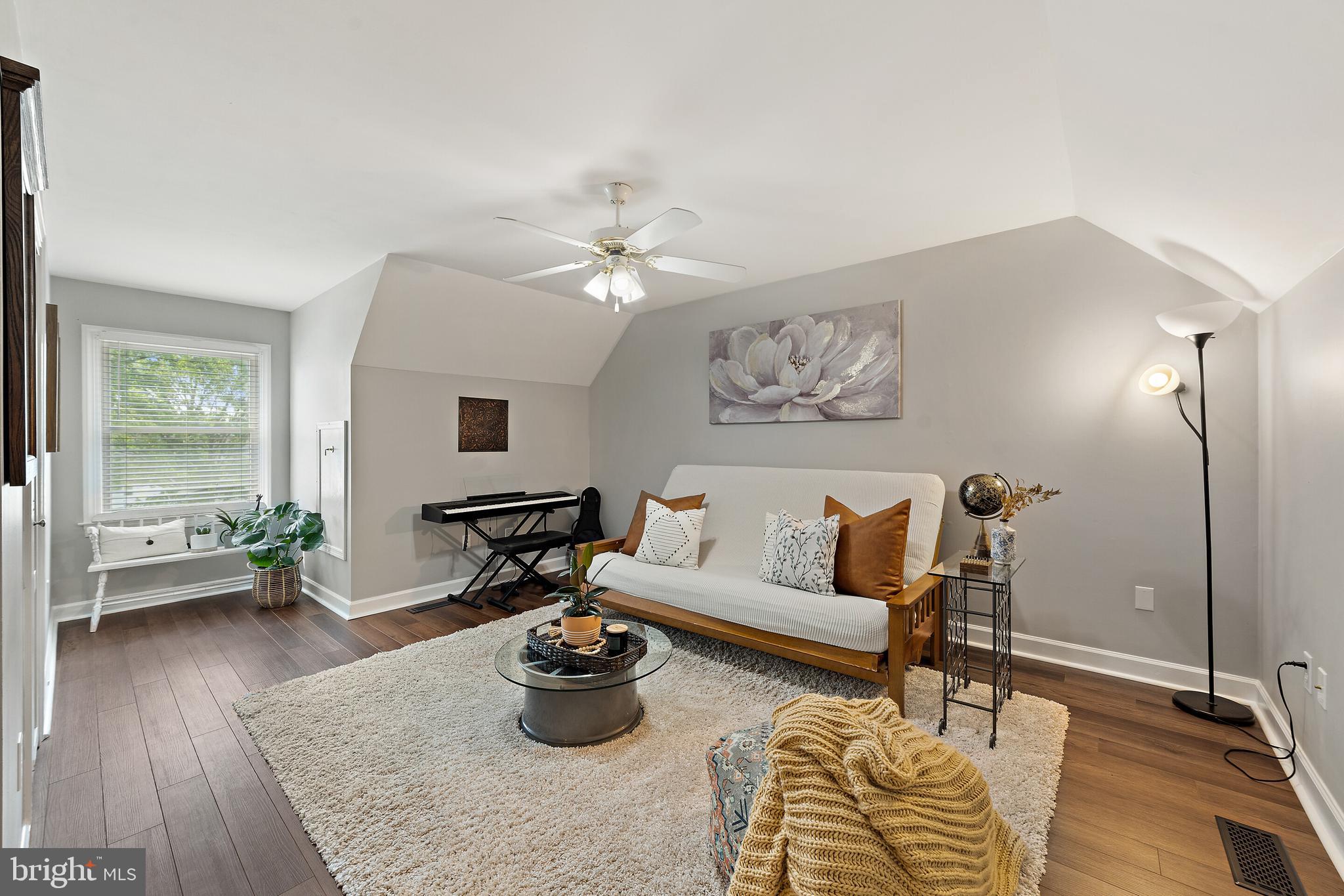 MEADFIELD - Residential