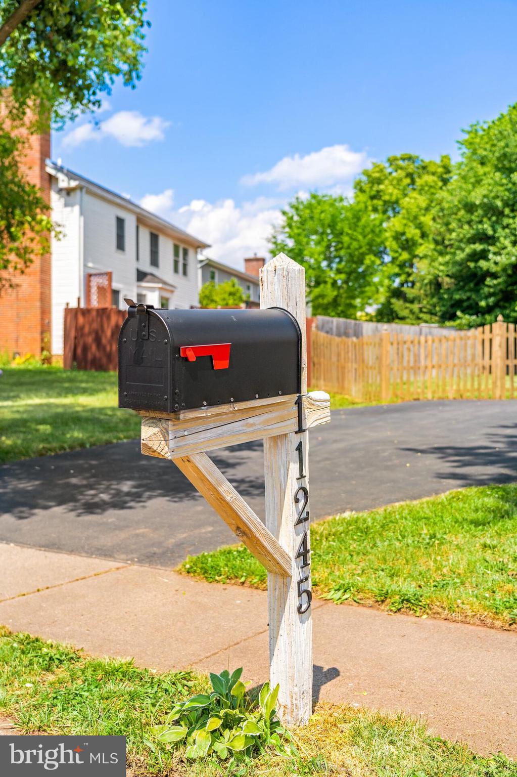 MEADFIELD - Residential