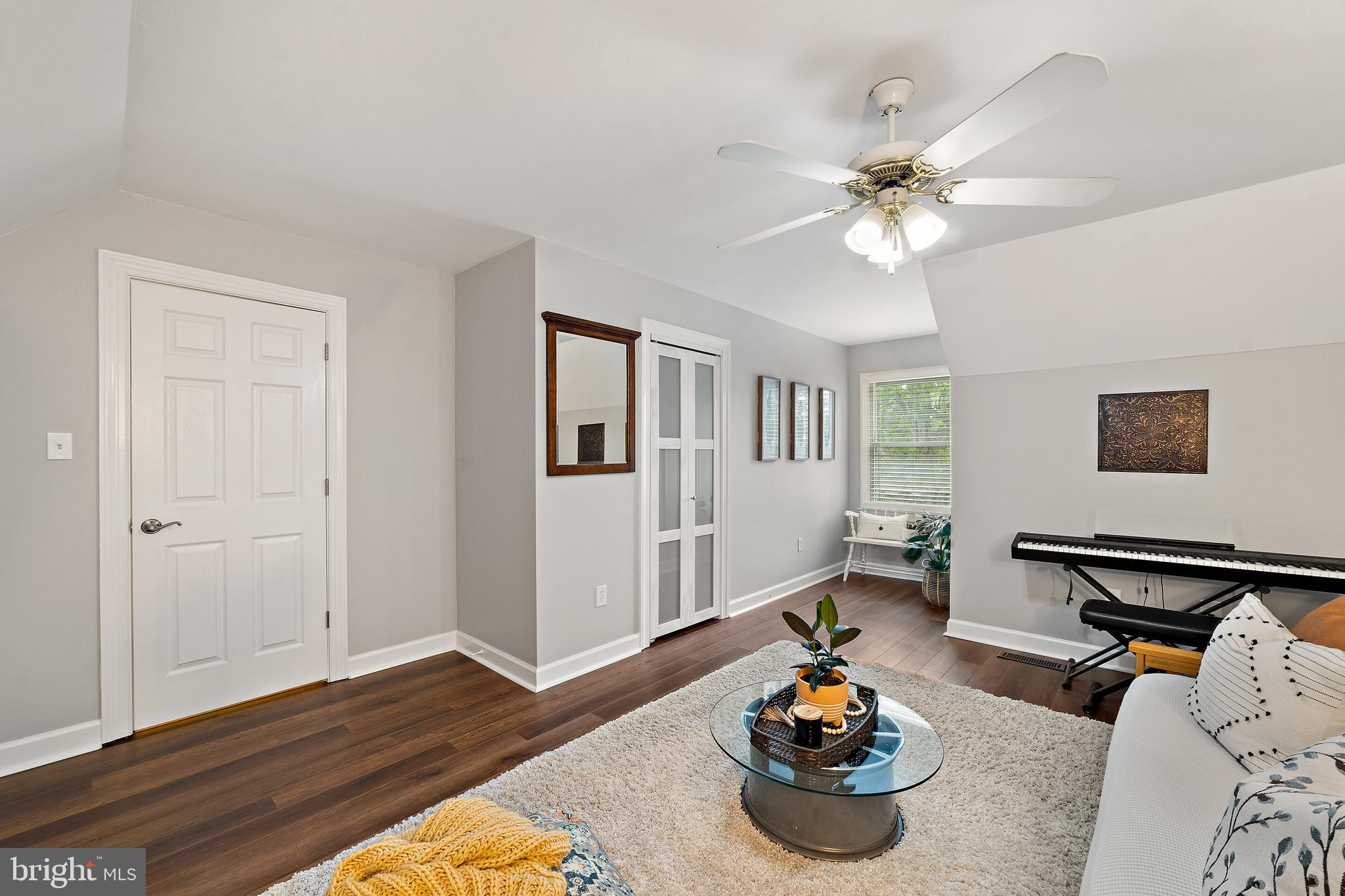 MEADFIELD - Residential