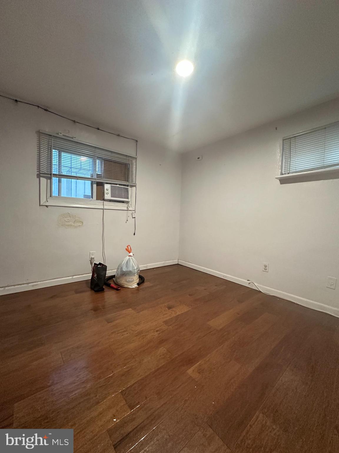 PHILADELPHIA (SOUTH) - Commercial Sale