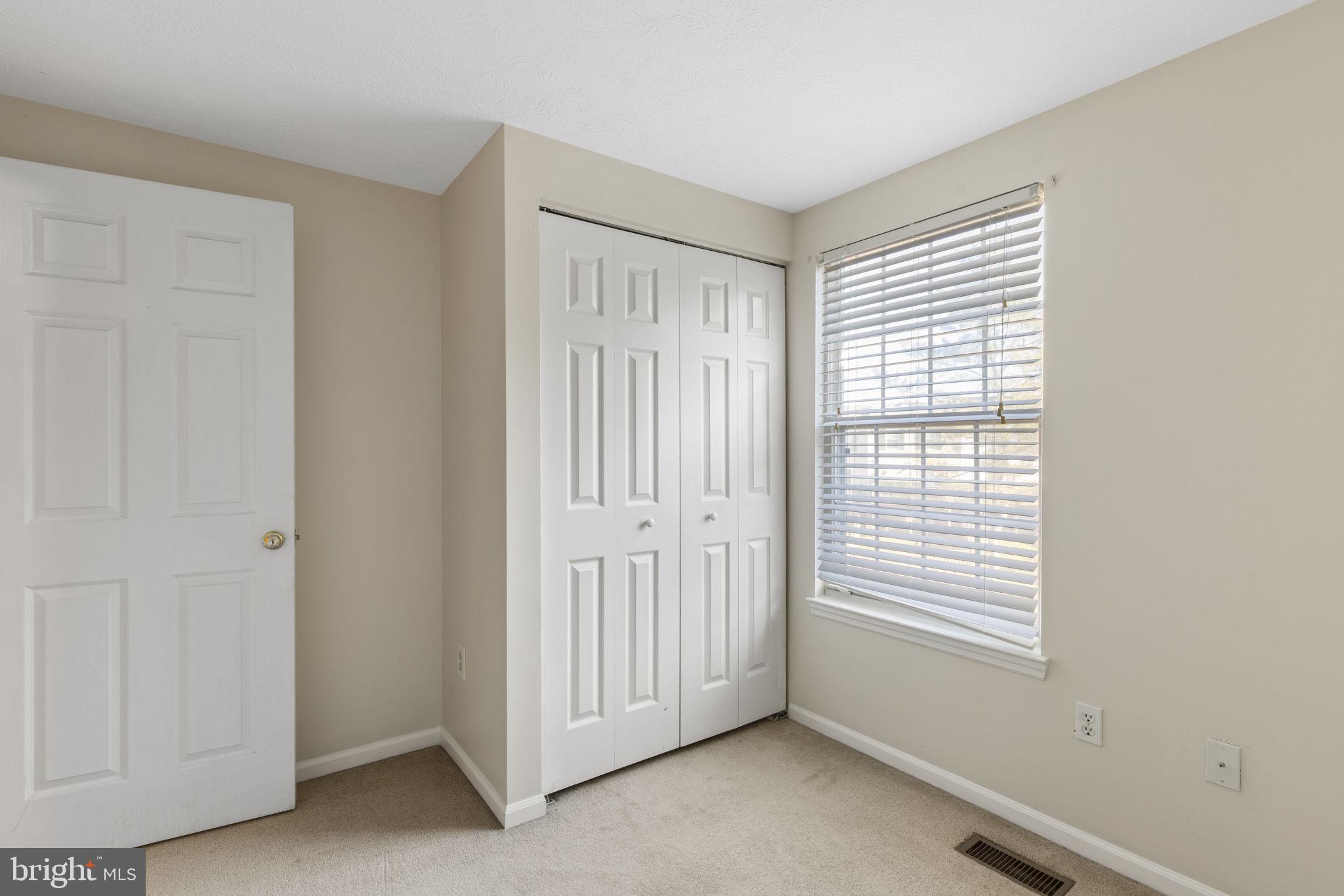 CONSTANT FRIENDSHIP - Residential Lease