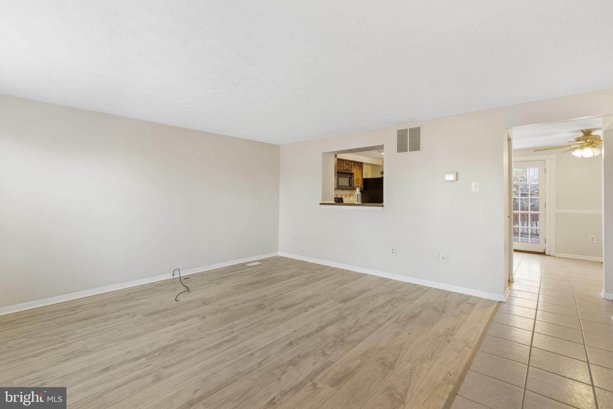 CONSTANT FRIENDSHIP - Residential Lease