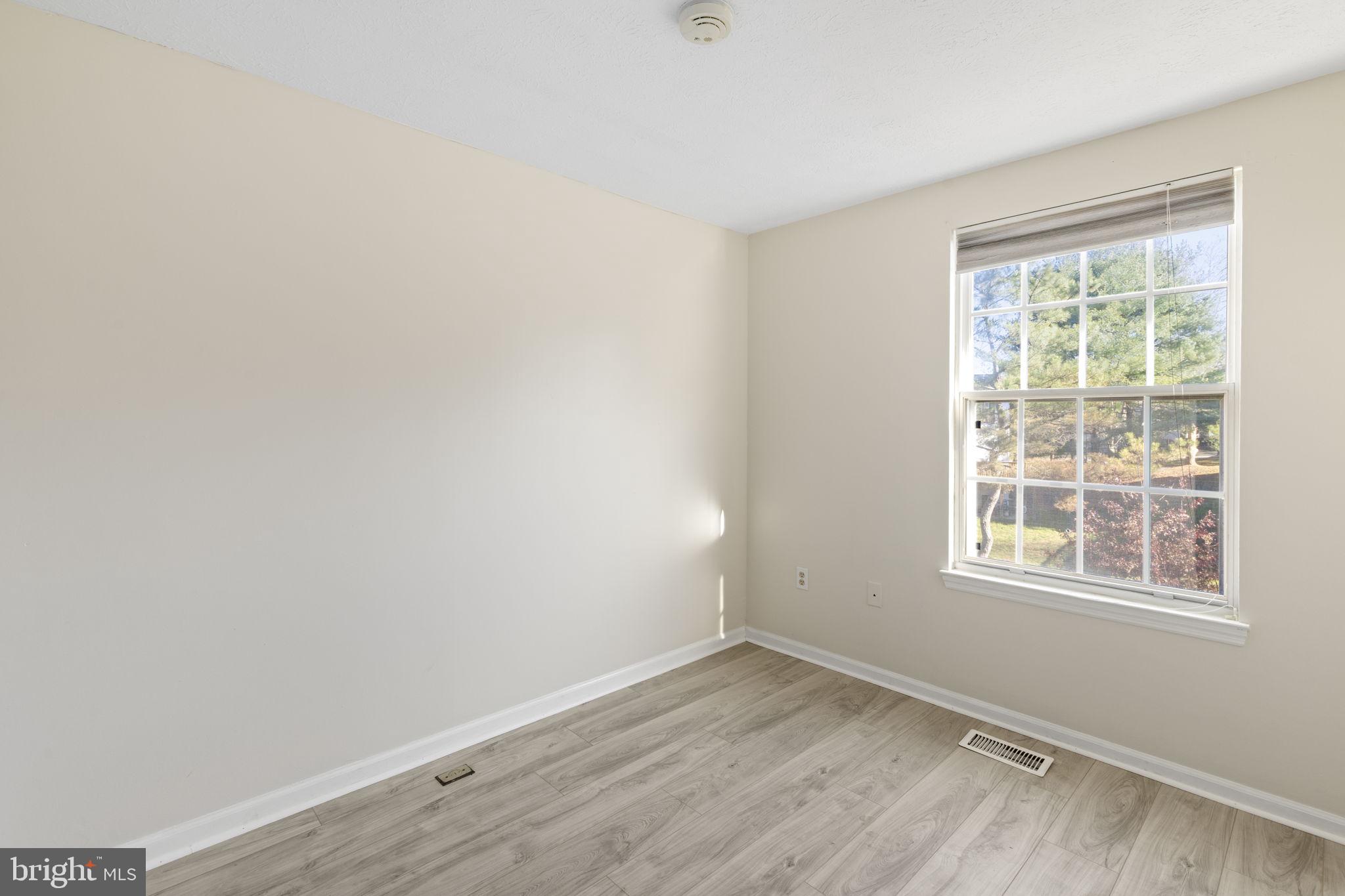 CONSTANT FRIENDSHIP - Residential Lease