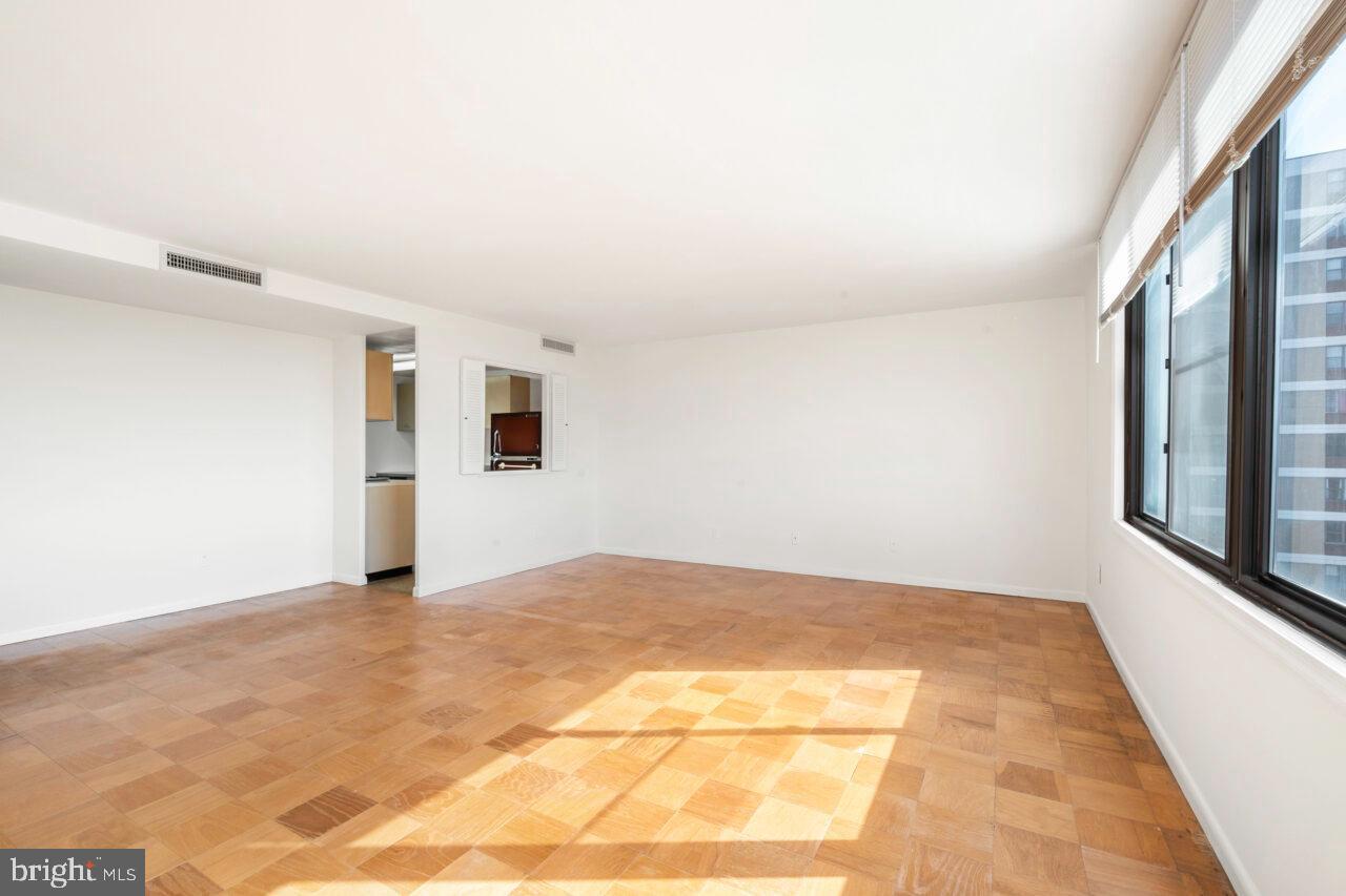 FORTY SIX HUNDRED - Residential