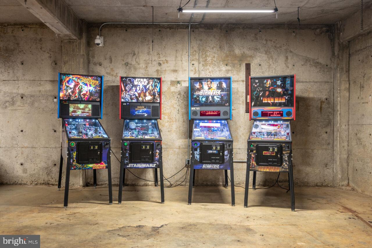 FORTY SIX HUNDRED - Residential