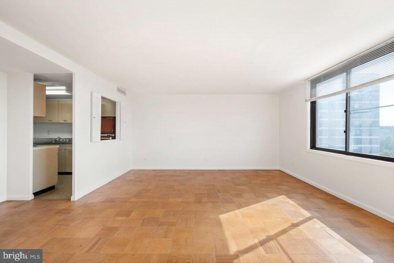 FORTY SIX HUNDRED - Residential