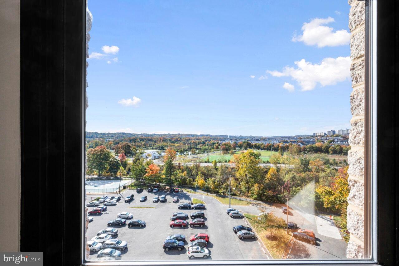 FORTY SIX HUNDRED - Residential