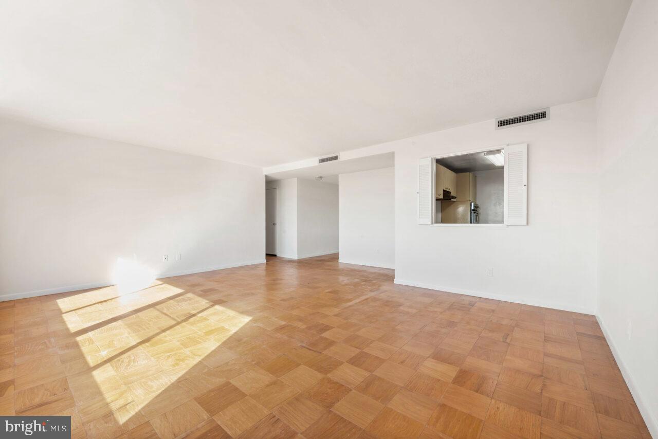 FORTY SIX HUNDRED - Residential