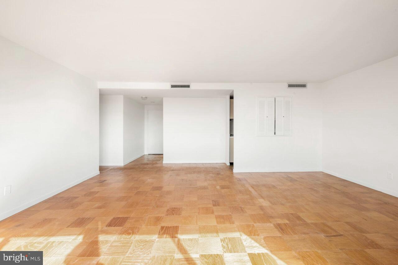 FORTY SIX HUNDRED - Residential