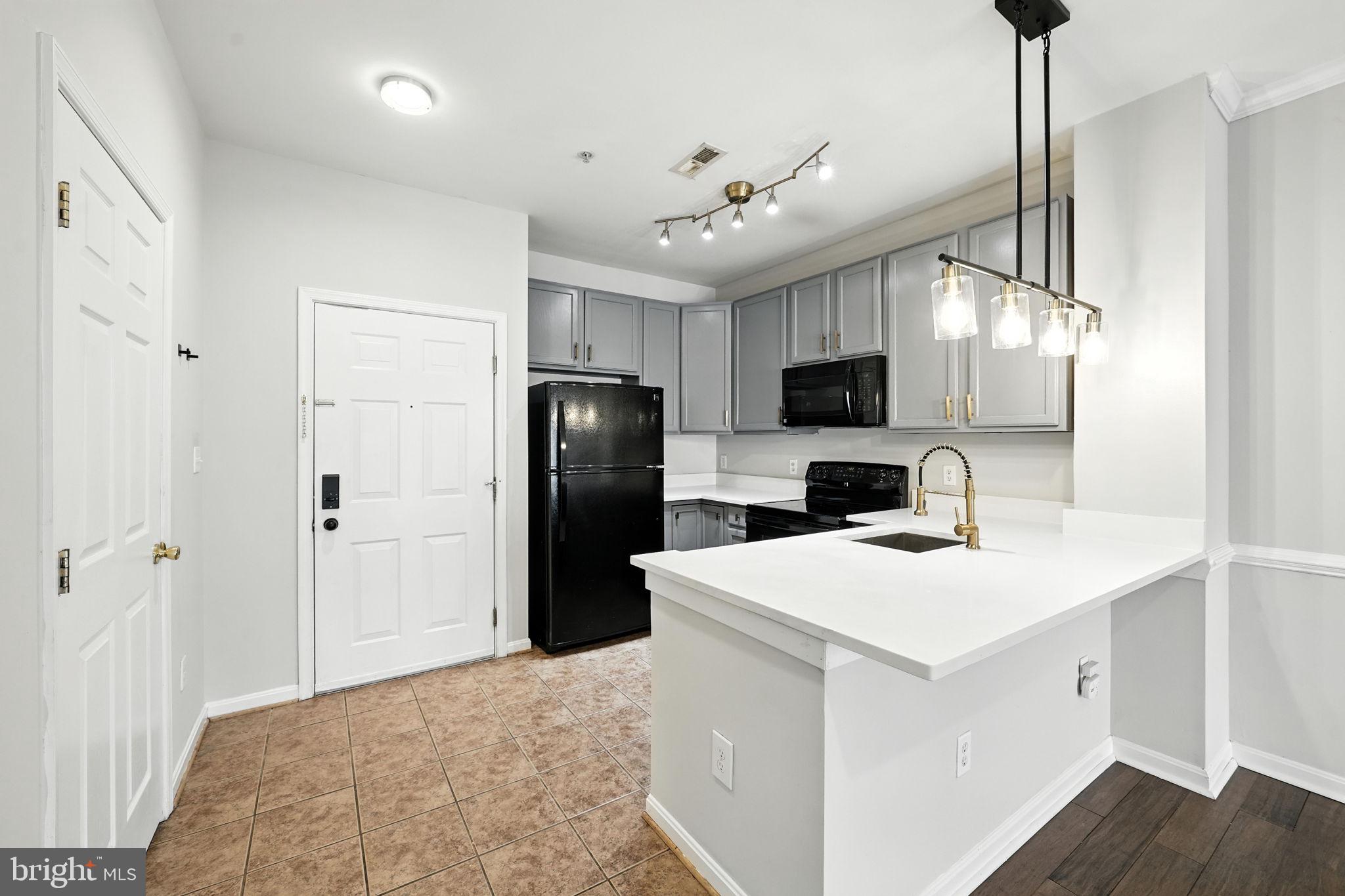 2805 FOREST RUN DRIVE 2-404