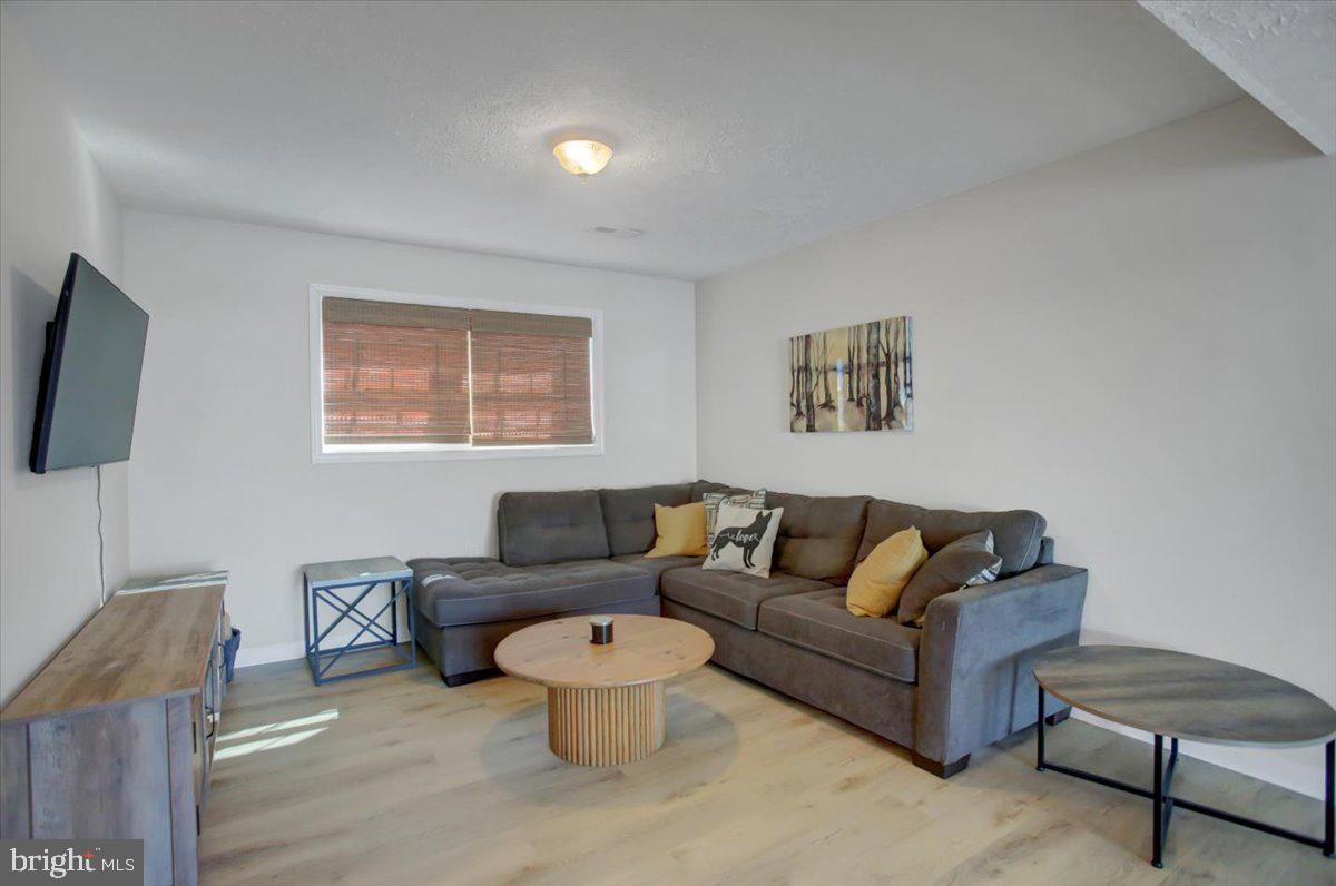 LAURICH ESTATES - Residential