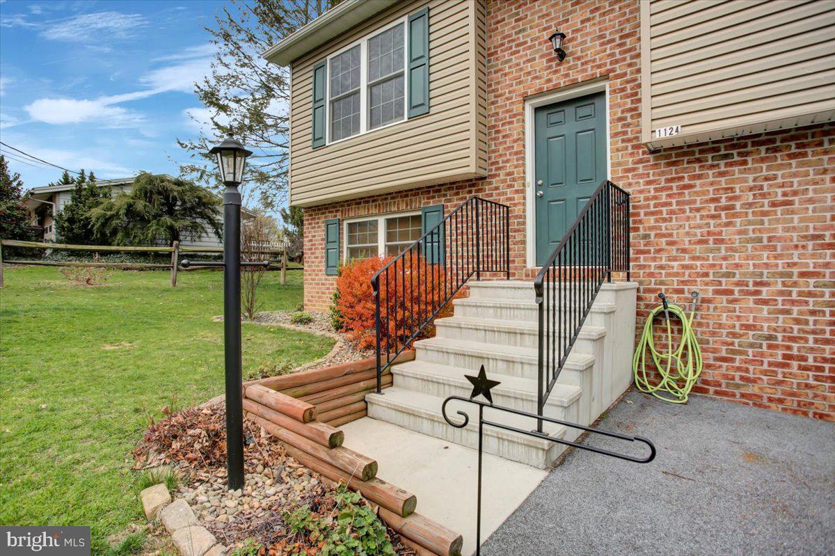 LAURICH ESTATES - Residential