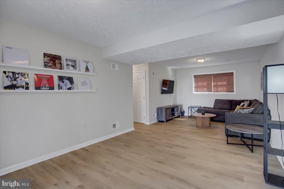 LAURICH ESTATES - Residential