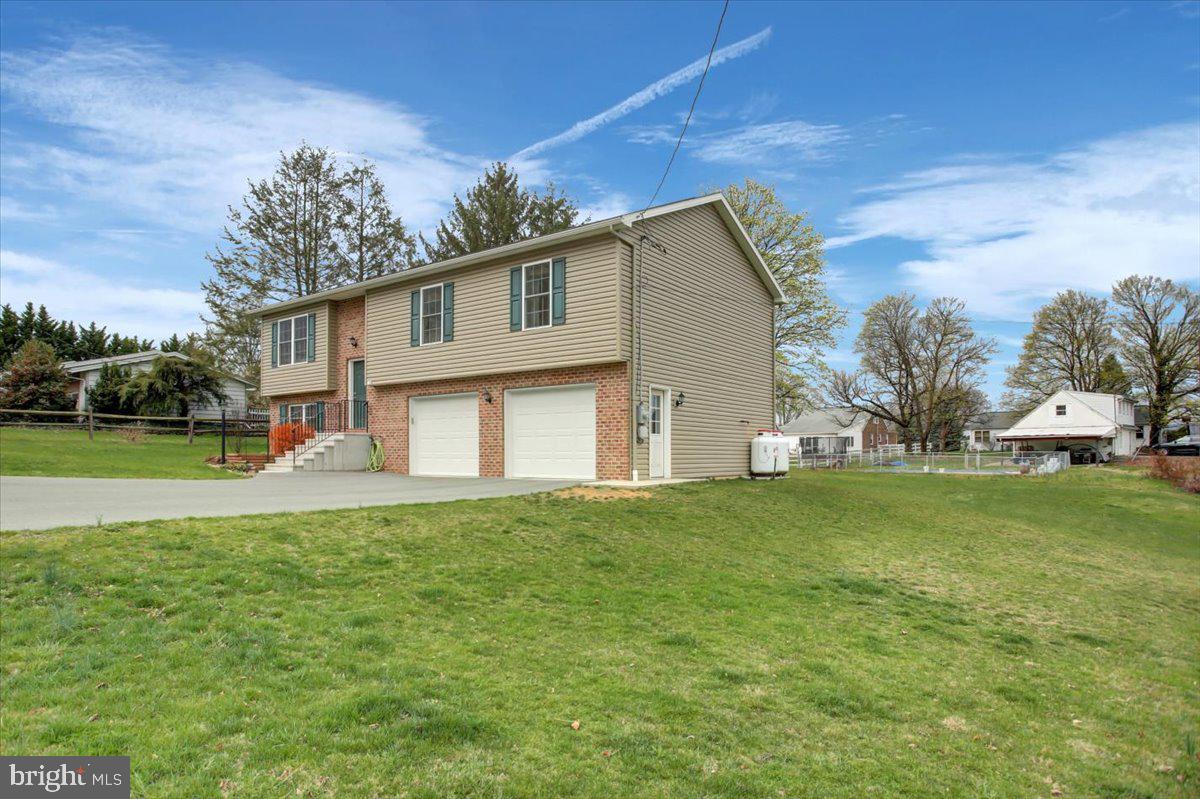 LAURICH ESTATES - Residential