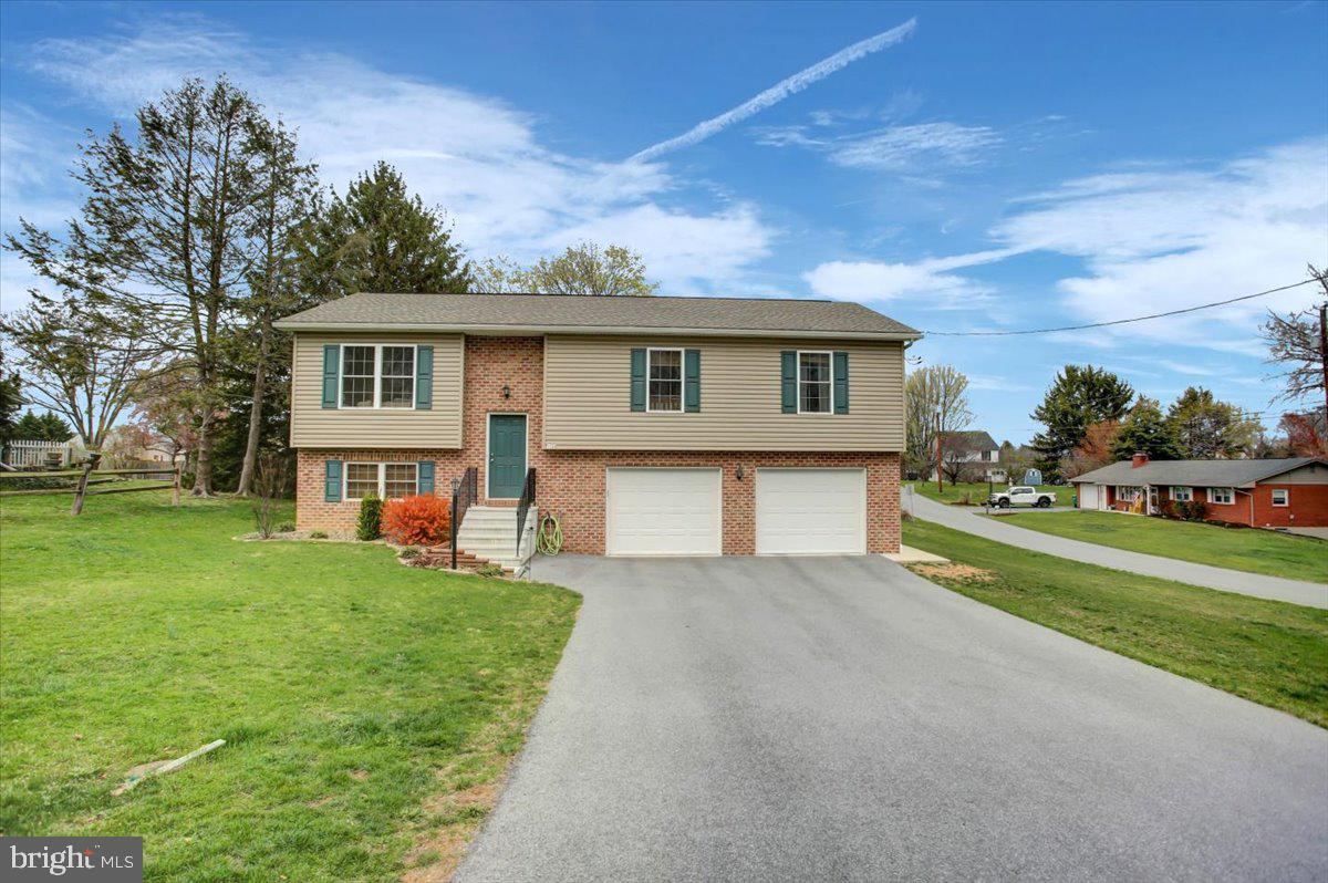 LAURICH ESTATES - Residential