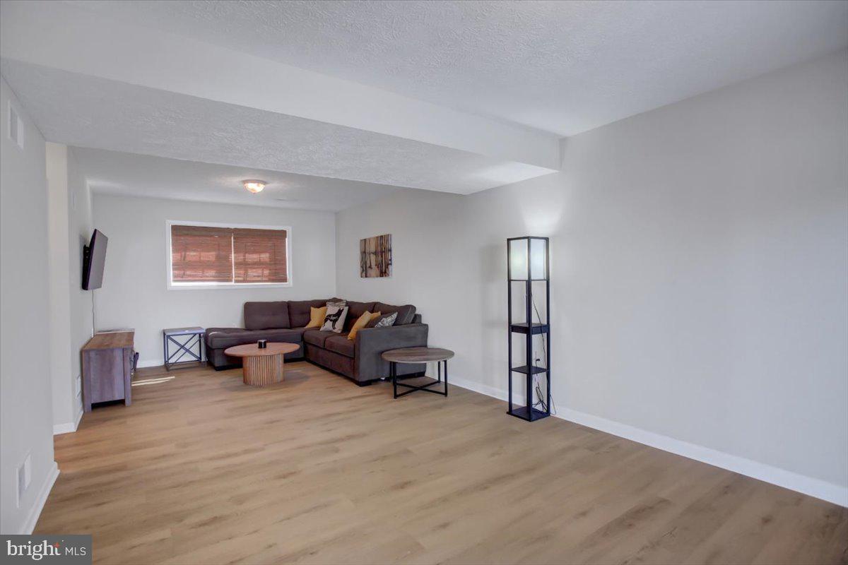 LAURICH ESTATES - Residential