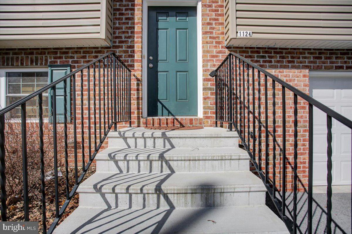 LAURICH ESTATES - Residential