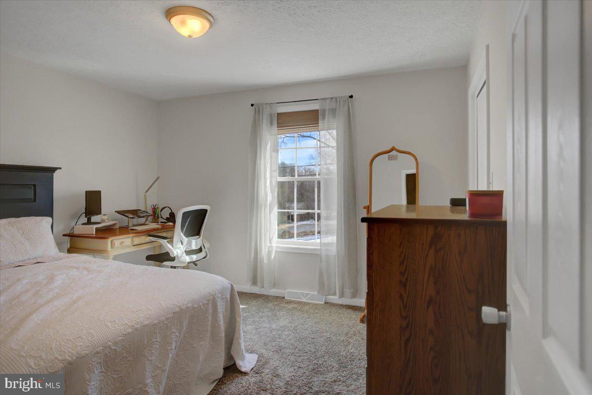 LAURICH ESTATES - Residential