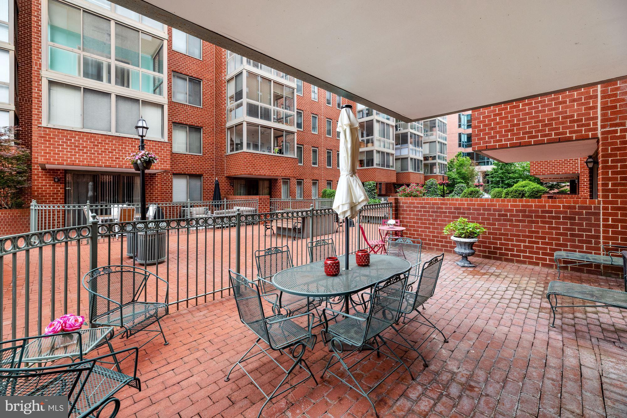 WINDSOR PLAZA - Residential Lease