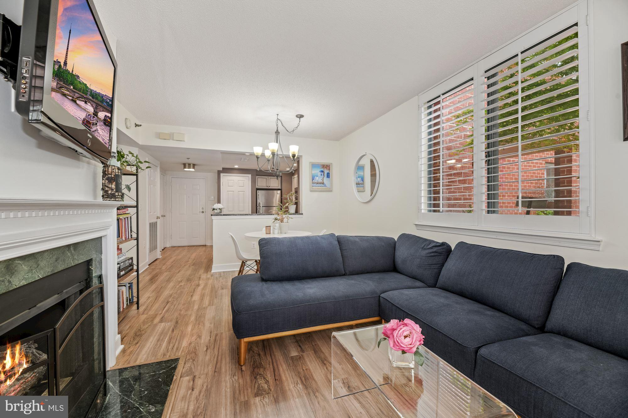 WINDSOR PLAZA - Residential Lease