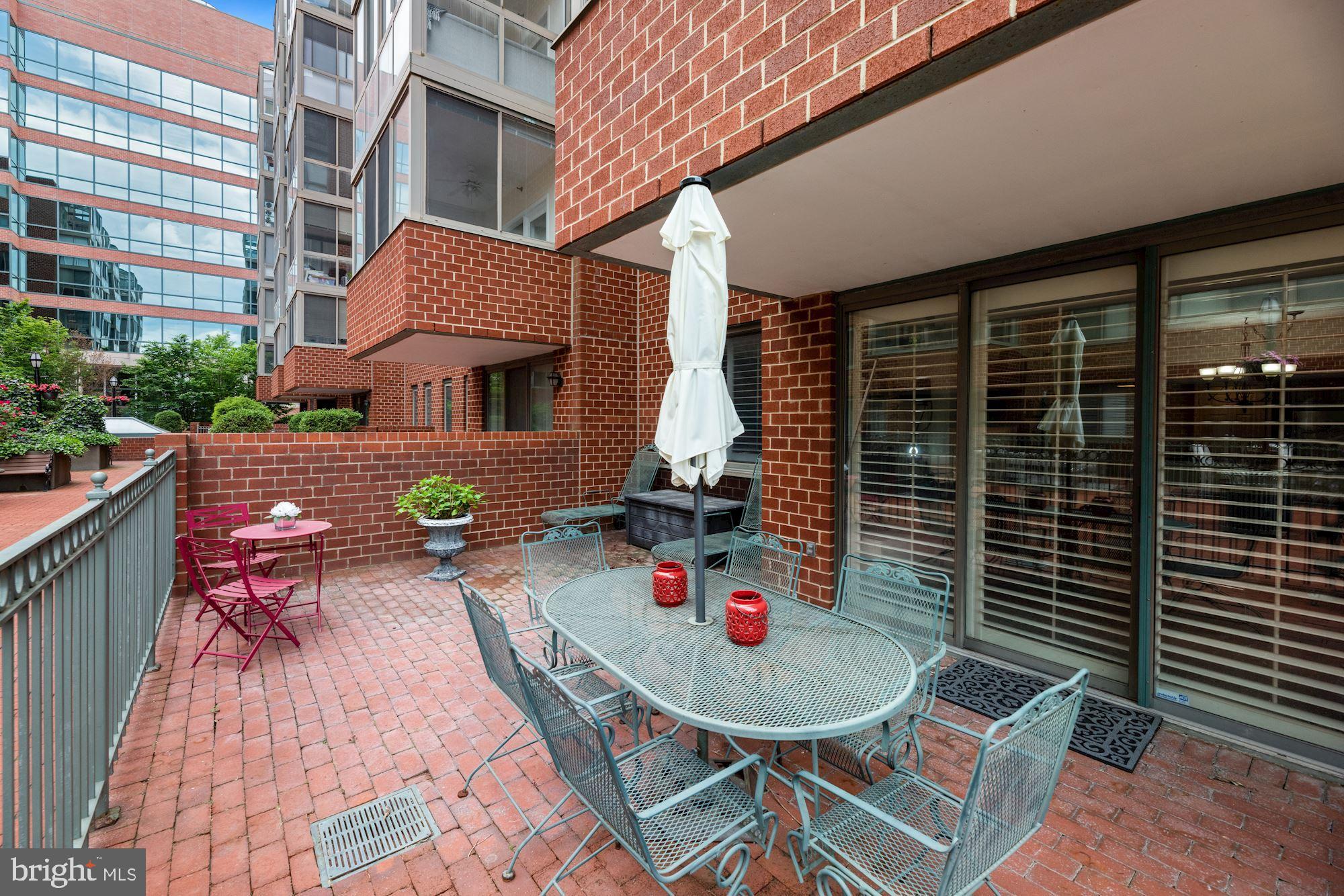 WINDSOR PLAZA - Residential Lease