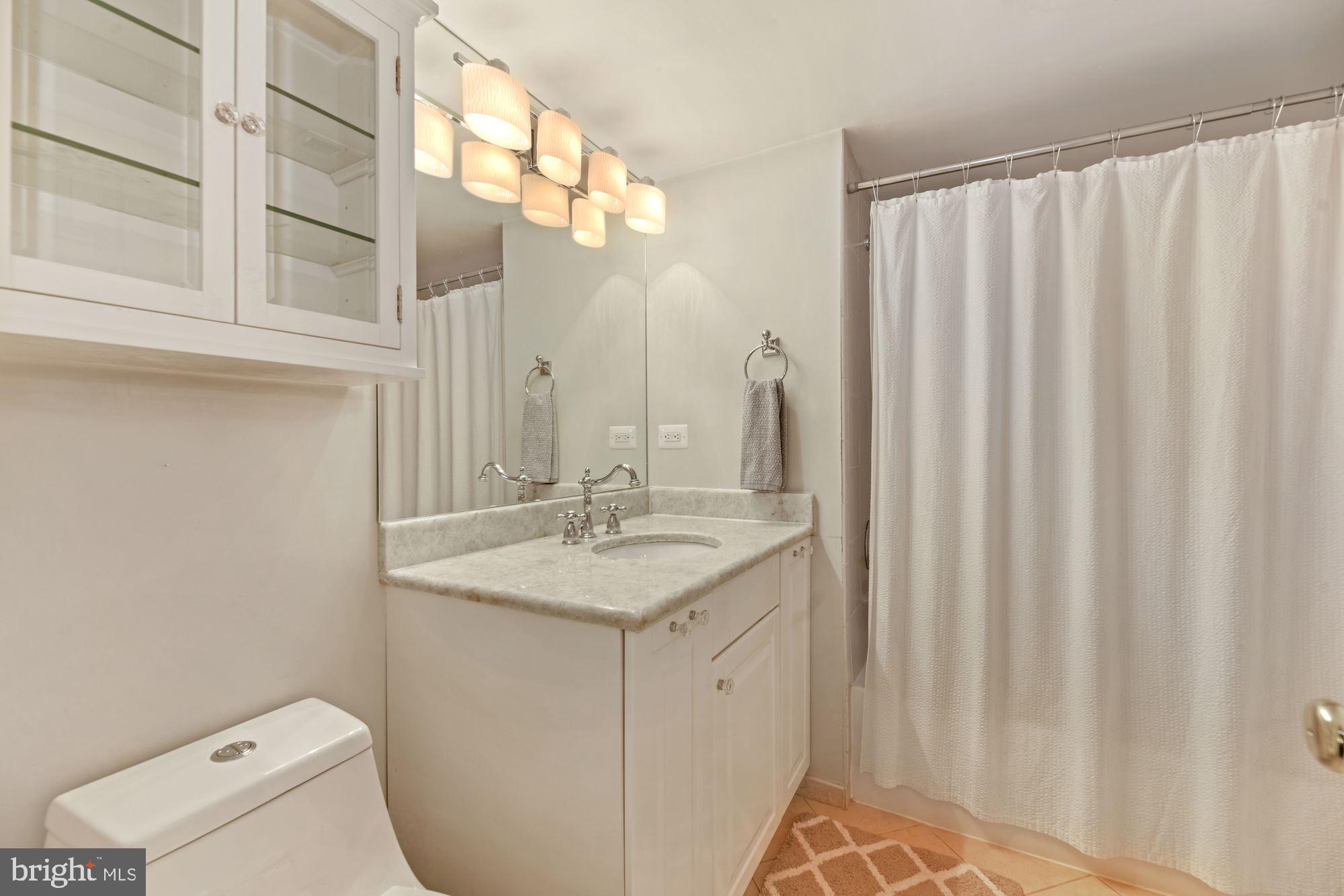 WINDSOR PLAZA - Residential Lease