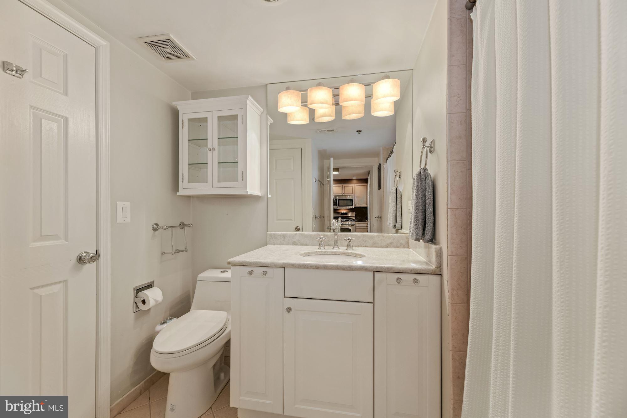 WINDSOR PLAZA - Residential Lease